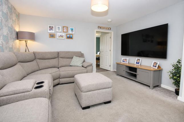 47, Kestrel Avenue, Norwich photo 2