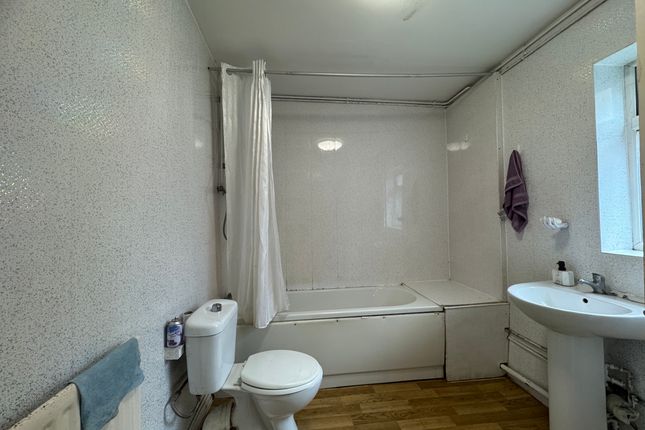 14 Rugby Street, Wolverhampton photo 5
