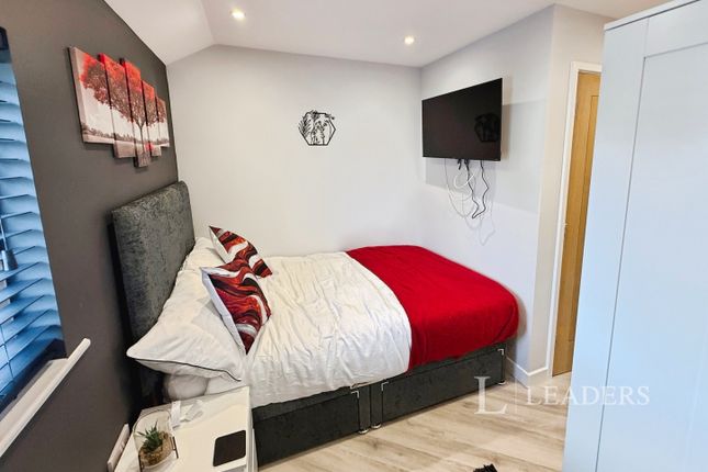 Room 4, 4, Walton Grove, Grimsby photo 3