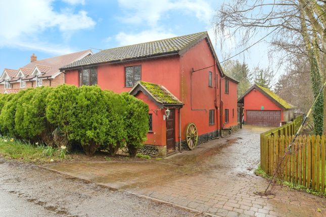 Thumbnail Cottage for sale in Mere Road, Stow Bedon, Attleborough