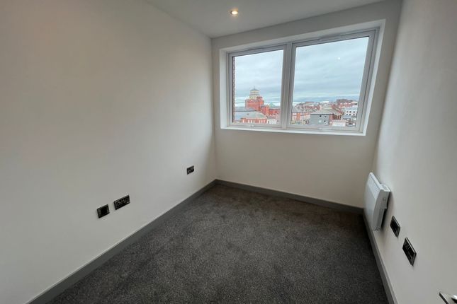 Flat to rent in Church Street, West Midlands, Wolverhampton