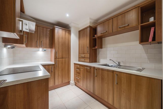 7 Imperial Court, Reading Road, Wokingham photo 4