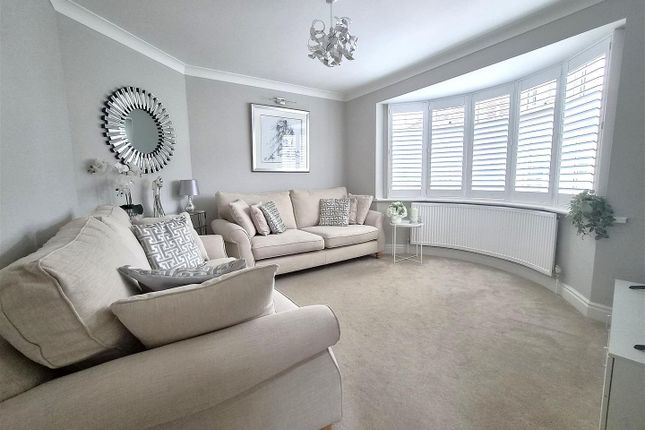 Heathside Avenue, Bexleyheath photo 3