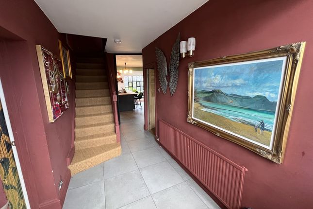 16, Sundial Avenue, London photo 4
