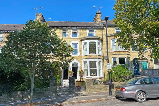 Thumbnail Town house for sale in Franklin Road, Harrogate