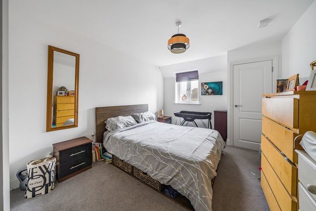 Flat for sale in Kidwell Place, Cobham, Surrey