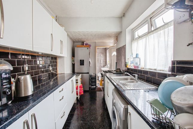 32, Warwick Street, Rotherham photo 4