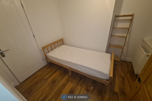 Room to rent in Bowden Road, Northampton