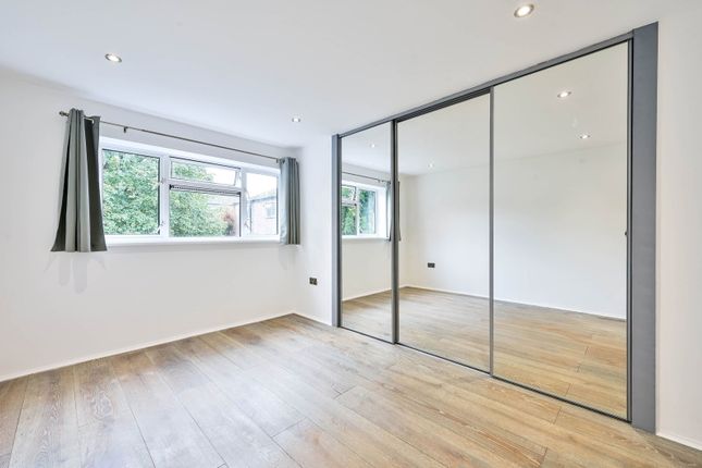 Elmswood, Leatherhead photo 3