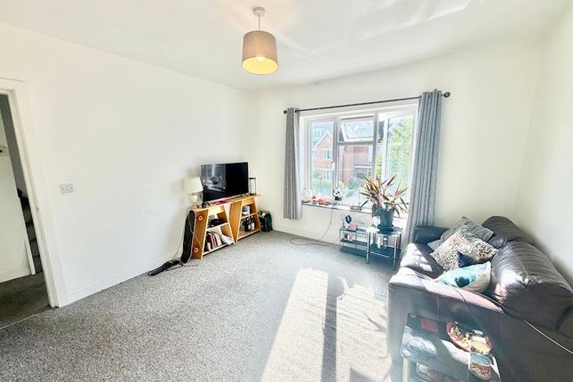 Flat 2, 201a, Headstone Lane, Harrow photo 2