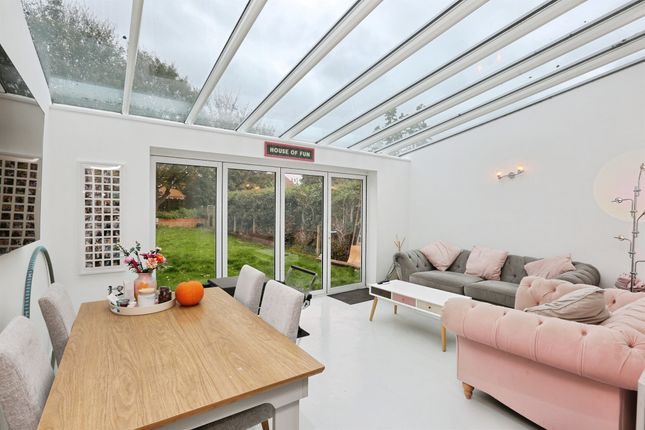 11, Earls Road, Fareham photo 4