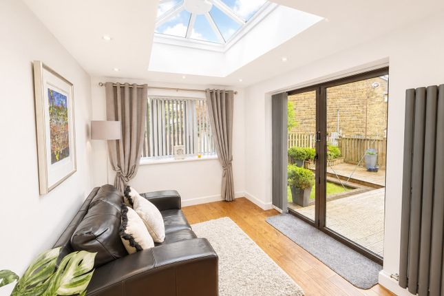 7, Mossy Bank Close, Bradford photo 5