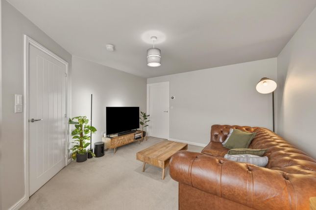 17, Bateman Close, Nottinghamshire photo 3