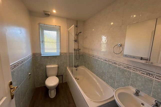 Rockingham Court, Barnsley photo 4