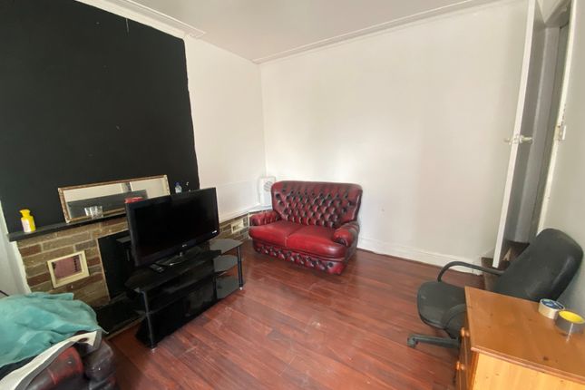 Property to rent in Temple View Place, Leeds