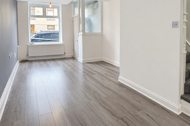 105 Regent Street, Treorchy photo 2