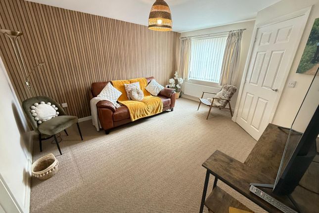 19, Friarwood Avenue, Pontefract photo 2