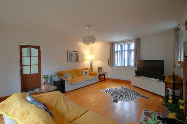 50 Dunstall Avenue, Leicester photo 3