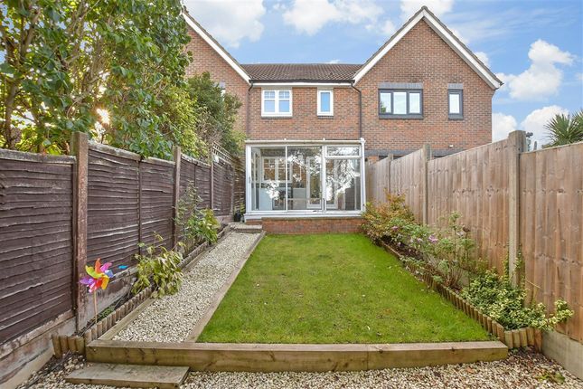 Stagshaw Close, Maidstone photo 4