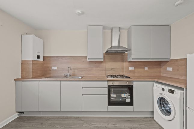 42/10 East Main Street, Armadale, West Lothian photo 4