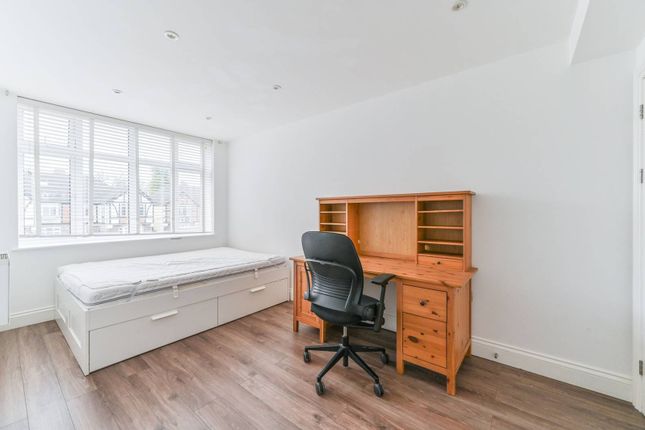 Flat for sale in Aldgate House, Sutton