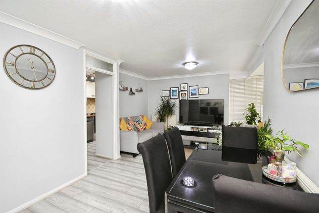 Flat 6, Forres House, Cameron Close, Brentwood photo 4