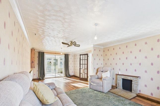 12 Pingle Lane, Northborough photo 3
