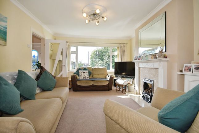 2, Bateman Close, Chesterfield photo 3