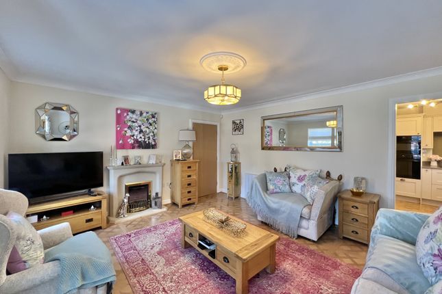 93, Garden Close, Poulton-Le-Fylde photo 2
