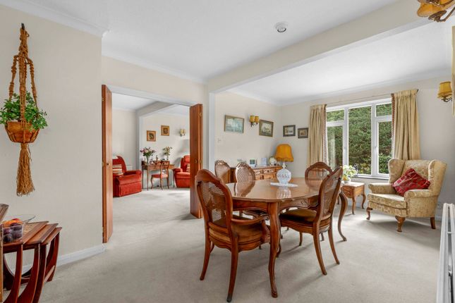 25 Howard Crescent, Beaconsfield photo 2