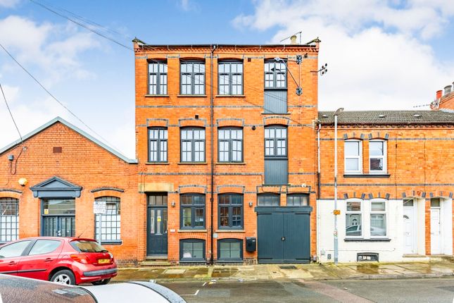 Flat for sale in Dunster Street, Northampton