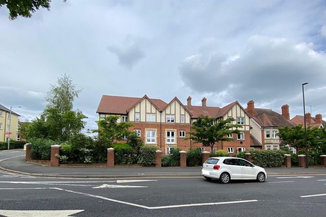 Thumbnail Flat for sale in Santler Court, Worcester Road, Malvern