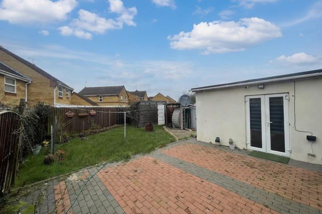 87, Welland Close, Peterborough photo 3