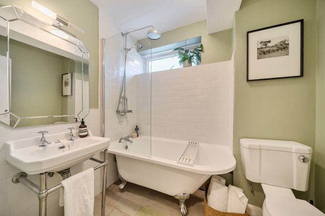 Flat E, 296, Brixton Road, London photo 4