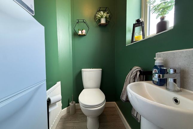 33 Flanagan Avenue, Queenborough photo 4