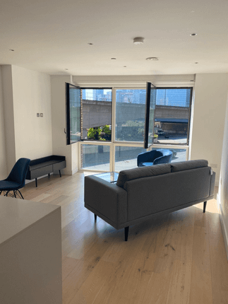 Flat to rent in Royal Captain Court, 26 Arniston Way