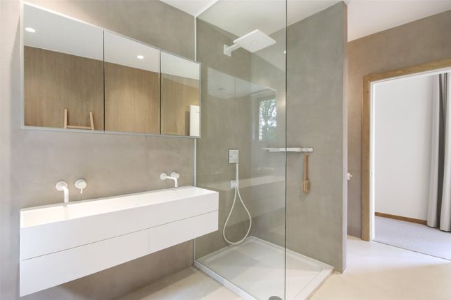 En Suite Bathroom