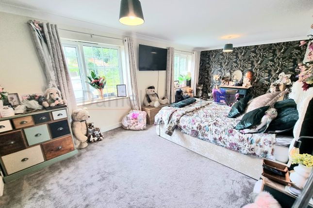 12 Birch Grove, Pontypridd photo 4