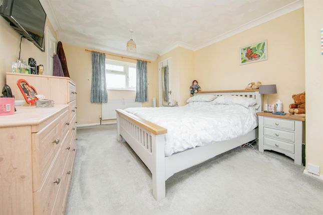 Terraced house for sale in Elmwood Avenue, Colchester