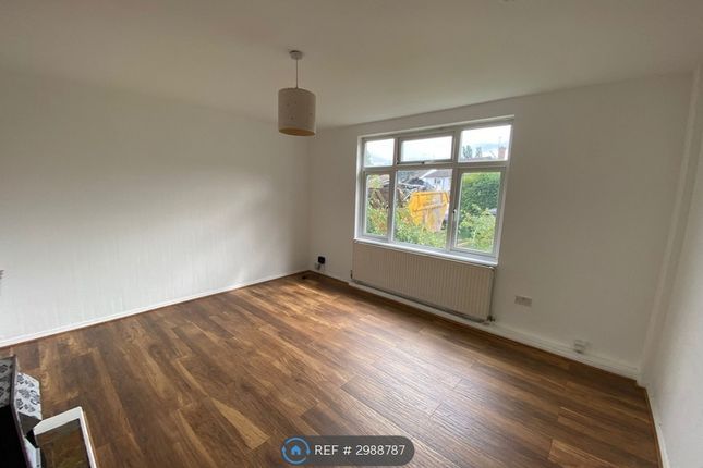 Dacre Gardens, Borehamwood photo 4