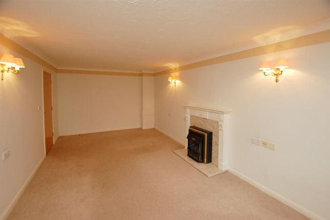 Flat for sale in Waterloo Road, Tonbridge