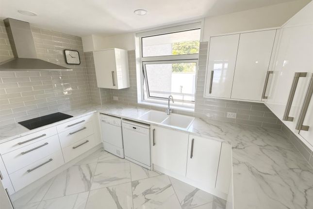 Flat 2B, Imperial Court, Torquay photo 4