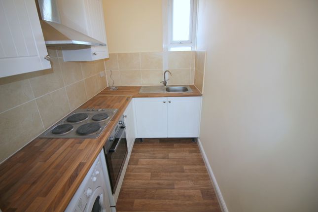Thumbnail Flat to rent in Empress Avenue, Ilford