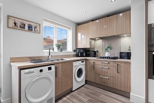 3, Astoria Close, Rotherham photo 4