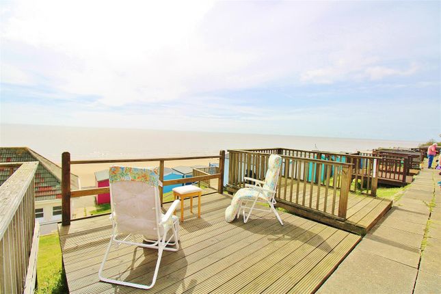 C135, Southcliff, Walton-on-the-Naze photo 4