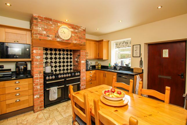 Royds Farm, 5, High Street, Ossett photo 4
