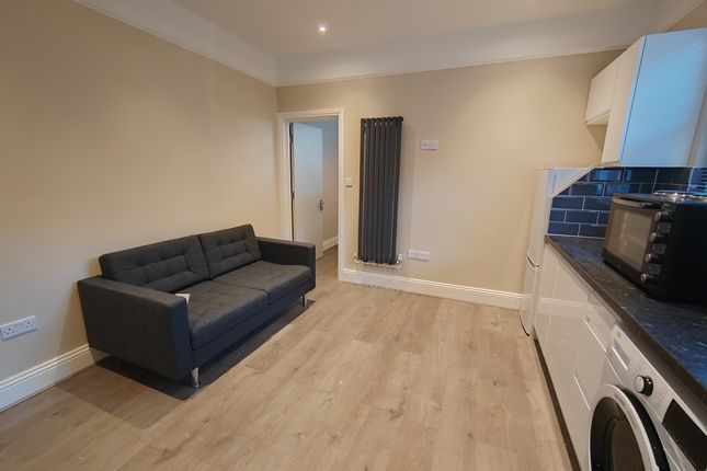 Thumbnail Flat to rent in Olive Road, Cricklewood