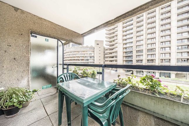 Flat for sale in Barbican, London