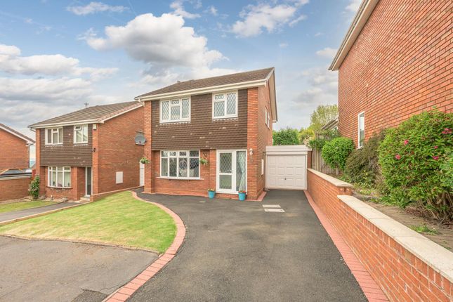 4-bed detached on 17, Avington Close, Dudley, £375,000