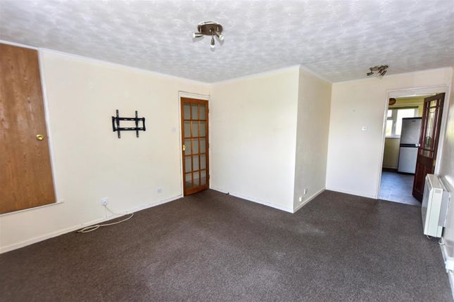 19, Lowen Way, Truro photo 2
